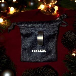 LUCLEON men’s stainless steel wedding band size 10